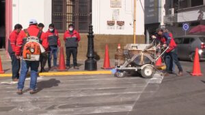 Alcaldía de Tarija pone en marcha campaña de señalización vial horizontal
