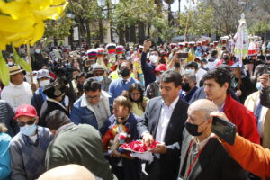 Alcalde Torres acompaña las actividades de la fiesta grande de San Roque y pide al santo patrono por la salud del pueblo tarijeño