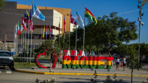 Con las graderías y butacas llenas: Tarija vivió la primera jornada del mundial de Ráquetbol 2023