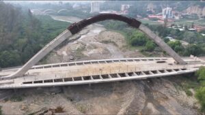 Alcalde de Tarija anuncia que se firmó el contrato para la conclusión de puente 4 de julio