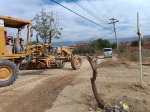 Alcaldía de Tarija realiza trabajos de mantenimiento en las vías y rutas de transporte público.