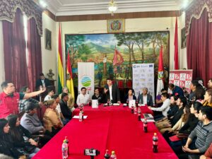 Alcalde de Tarija concreta proyectos de agua potable para las familias de los barrios Monterrey y 6 de Abril