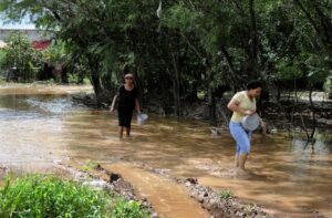 En el país más de 4.500 comunidades sufren el golpe del agua que arrasa con lo que siembran para comer