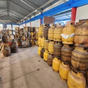 A las filas por diésel y gasolina se suman largas colas para comprar GLP en Santa Cruz